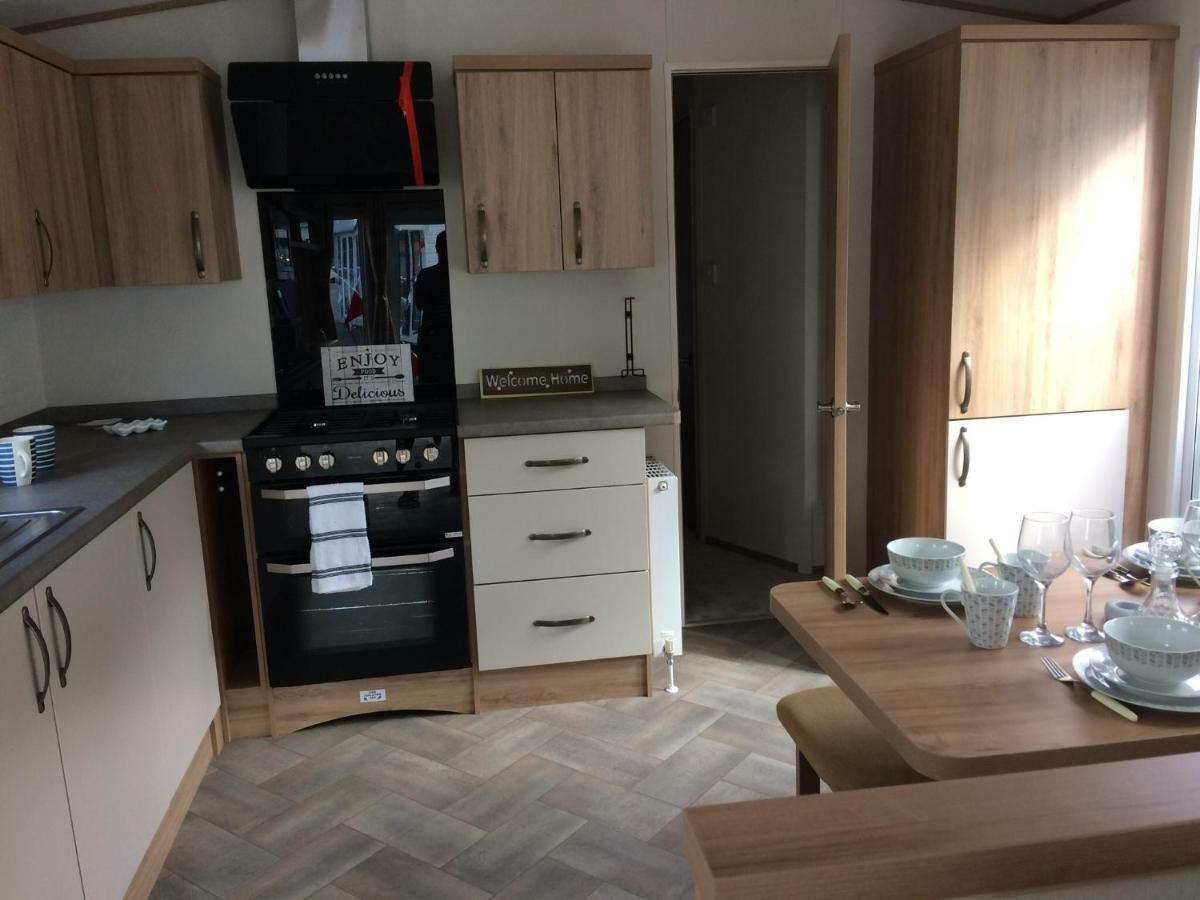 Hastings Holiday Home At Fairlight Lodge Beauport Holiday Park St Leonards-on-Sea ภายนอก รูปภาพ